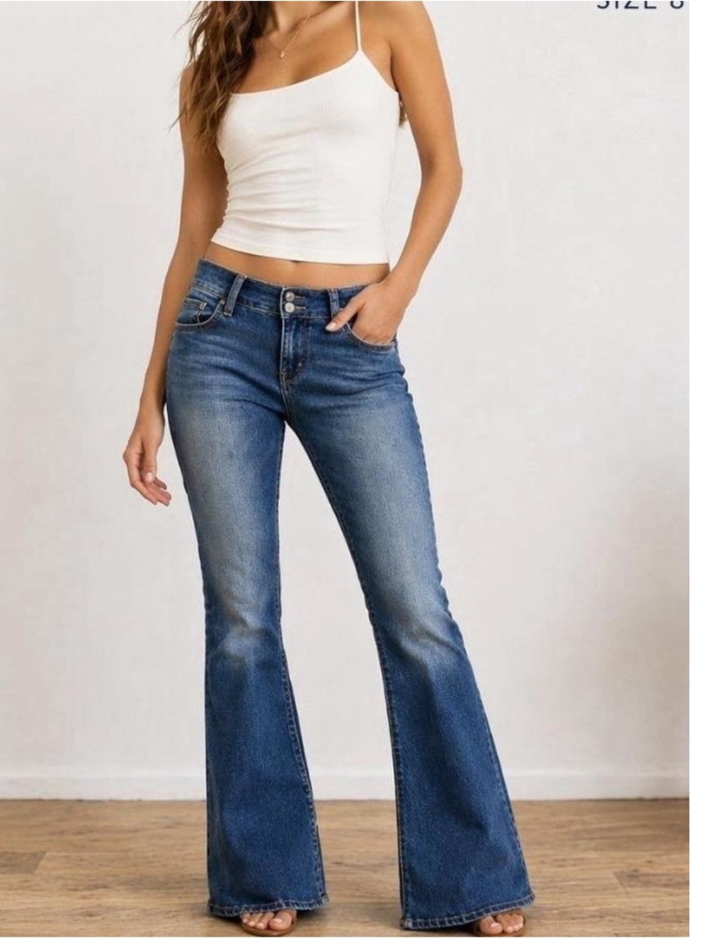 NWT American Eagle Outfitters Artist Flare Jeans- Low-Rise